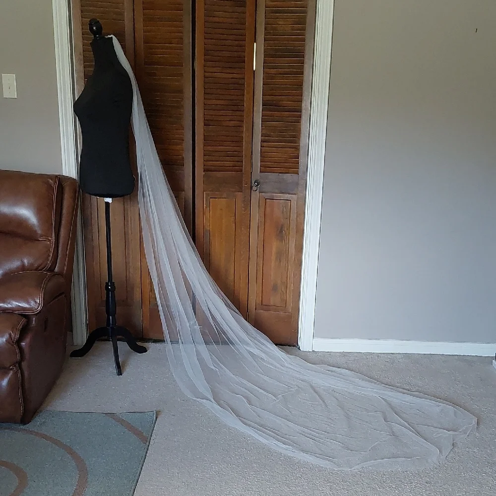 Elegant Ivory Cathedral Length Veil w/Comb